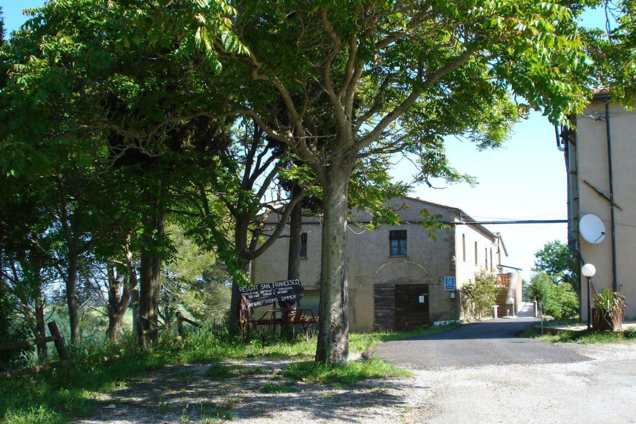 Bed and Breakfast Podere San Francesco à Volterra Extérieur photo