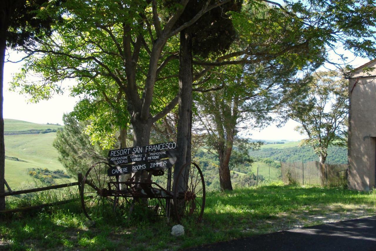Bed and Breakfast Podere San Francesco à Volterra Extérieur photo